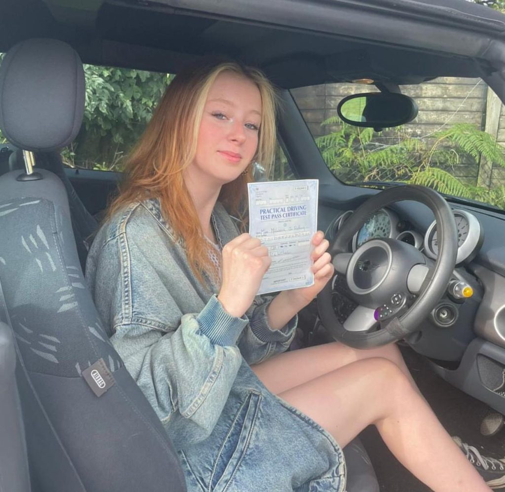 D1 Uk driver's License For sale in Leeds